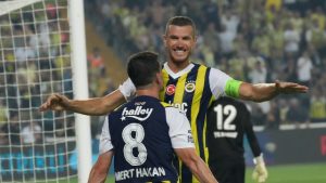 FENERBAHÇE KENDİ EVİNDE FARKA KOŞTU