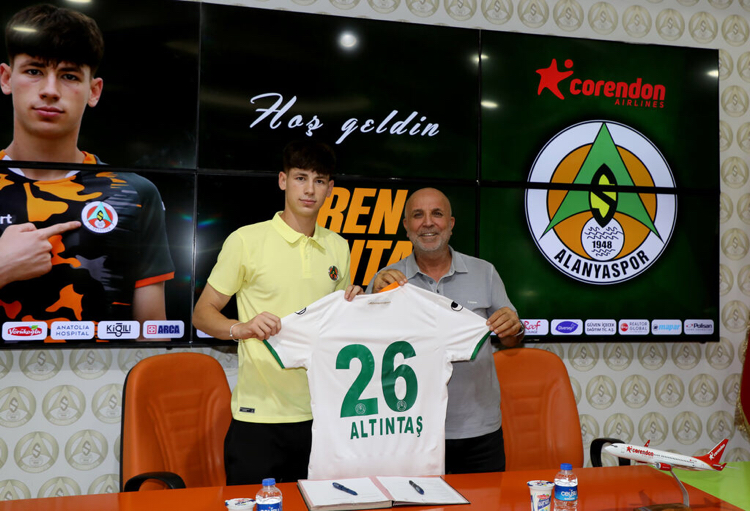 EREN ALTINTAŞ RESMEN ALANYASPOR’DA