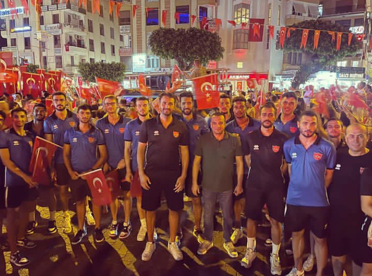 ALANYA BELEDİYESPOR, ZAFER BAYRAMINI COŞKUYLA KUTLADI