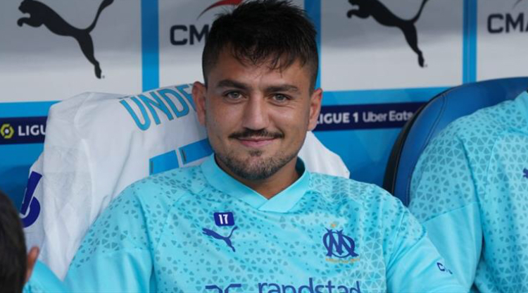 MİLLİ FUTBOLCU CENGİZ ÜNDER FENERBAHÇE’DE