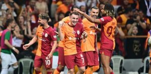 GALATASARAY MERTENS İLE TURLADI