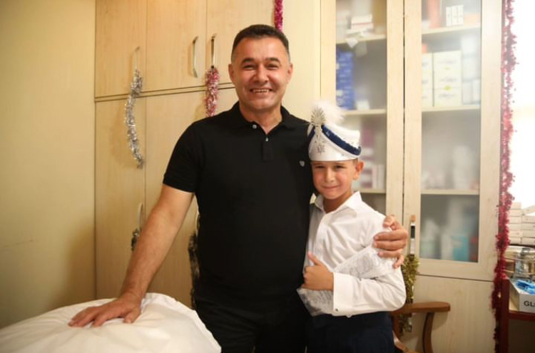 ÇOCUKLAR BAŞKAN YÜCEL’İN KİRVELİGİNDE MUTLULUĞU YAŞADILAR