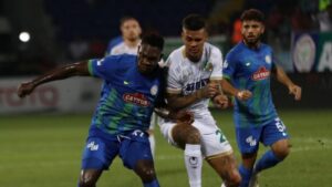 ALANYASPOR 10 KİŞİ KALDIĞI MAÇTA 1 PUANI KAPTI