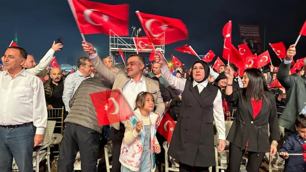 BAŞKAN YÜCEL’DEN MUHTEŞEM GÖKBEL ŞÖLENİ