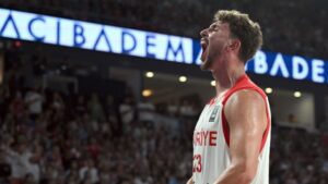 12 DEV ADAM OLİMPİYAT ÖN ELEME TURNUVASI’NDA FİNALDE