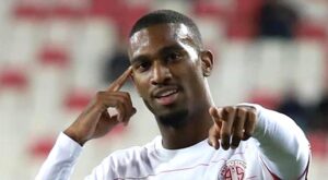 ANTALYASPOR’LU WRİGHT REKOR BEDELLE COVENTRY CİTY’DE