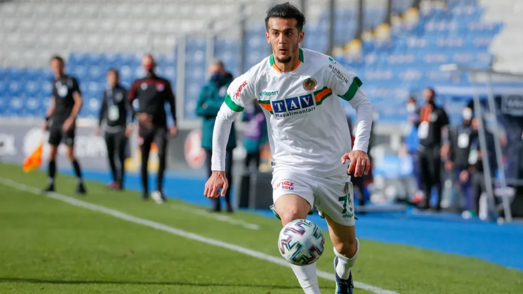 TAYFUR BİNGÖL, ALANYASPOR’A VEDA ETTİ
