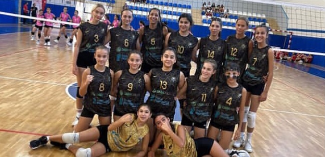 MURAT HOCANIN KIZLARI ANTALYA LİGİNE GALİBİYETLE BAŞLADI