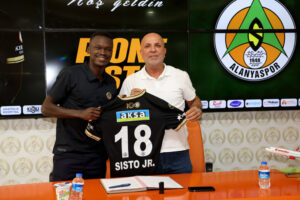 ALANYASPOR, PİONE SİSTO’YA İMZAYI ATTIRDI
