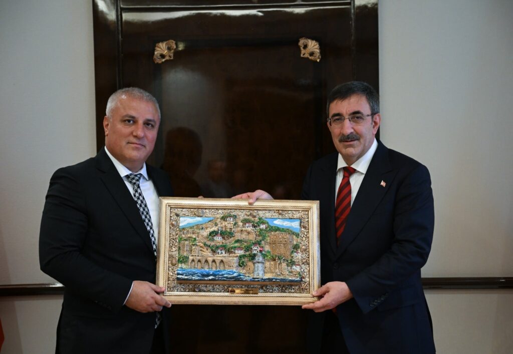 BAŞKAN ERDEM ŞOV DEĞİL İŞ YAPIYOR