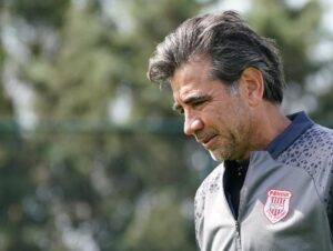 OSMAN ÖZKÖYLÜ:”HİÇBİR YERE GİTMİYORUM”