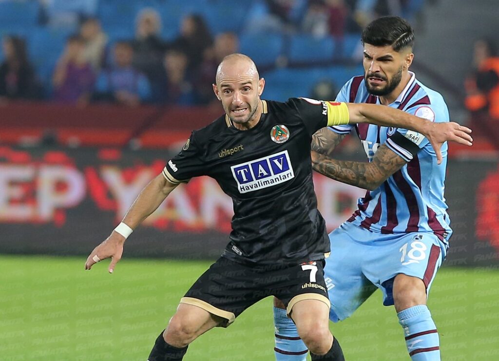 ALANYASPOR, KENDİ KALESİNE ATTIĞI GOLLE MAĞLUP OLDU