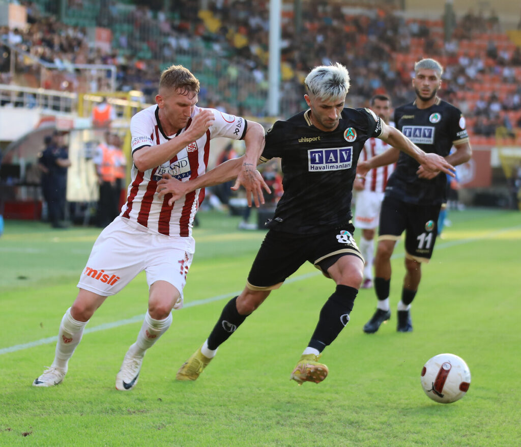 ALANYASPOR, UZATMALARDA YEDİĞİ 2 GOLLE MAĞLUP OLDU