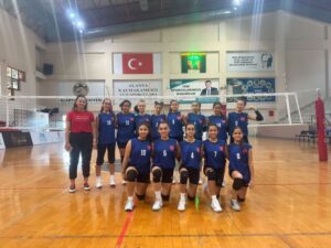 ALANYA BELEDİYESPOR’UN MİDİ KIZLARI, LİGE GALİBİYETLE BAŞLADI