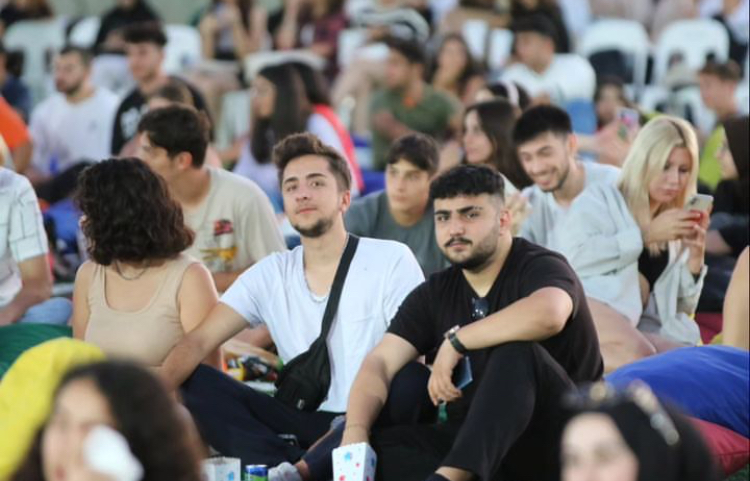 ÜNİVERSİTE ÖĞRENCİLERİ ALANYA BELEDİYESİNİN SİNEMA GECESİNDE BULUŞTULAR
