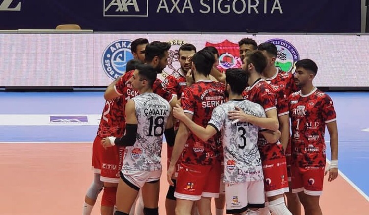 ALANYA BELEDİYESPOR, TURNUVA’DA GERİDEN GELEREK ARKAS SPOR’U DEVİRDİ