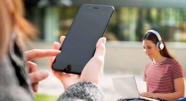 ÖĞRENCİLERE VERGİSİZ TELEFON VE BİLGİSAYAR DESTEĞİ KASIM AYINDA BAŞLIYOR