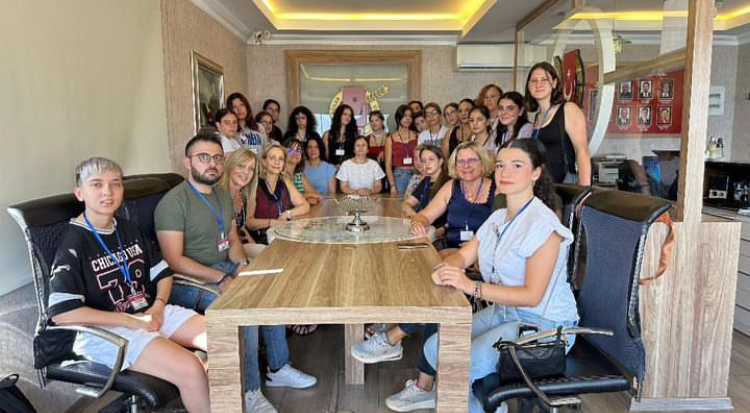 MİSAFİR İTALYAN VE FRANSIZ ÖĞRENCİLERDEN AGC’YE ZİYARET