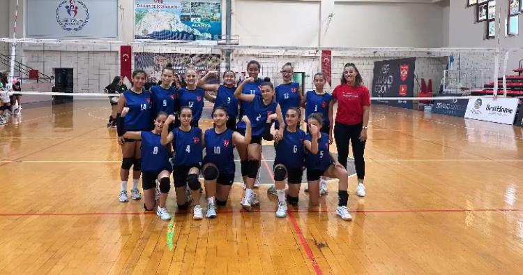 ALANYA BELEDİYESPOR MİDİ KIZ TAKIMI, 3’DE 3 YAPTI