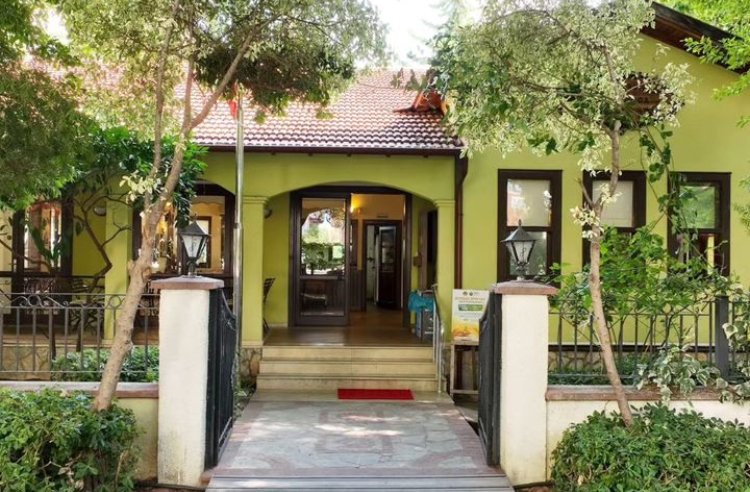 TEVFİK HOCA ALANYA EVİNDE HUZUR BULAN YAŞLILARDAN  BAŞKAN YÜCEL’,E TEŞEKKÜR