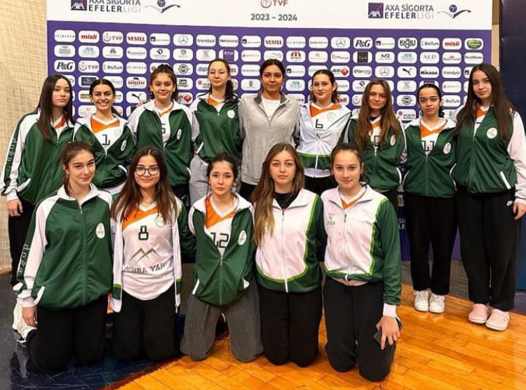 DOĞA KOLEJİ, GENÇ KIZLAR VOLEYBOL İLÇE ŞAMPİYONASINA GALİBİYETLE BAŞLADI