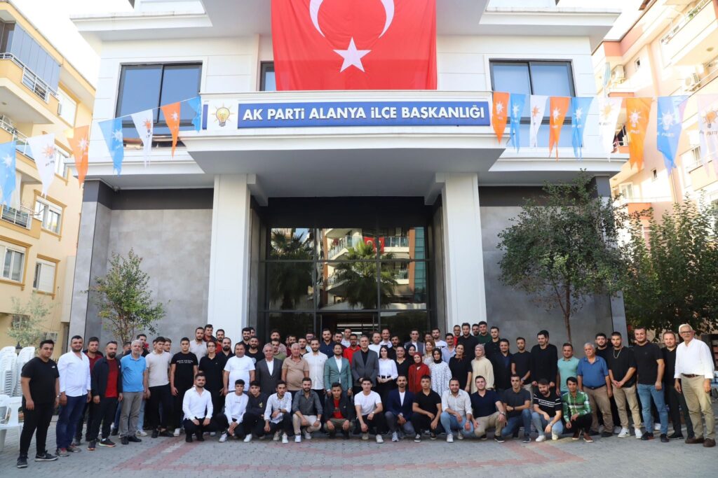 ALANYA’DA AK PARTİ COŞKUSU