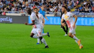 KAYSERİSPOR,UZATMALARDA ATTIĞI GOLLERLE TUR ATLADI