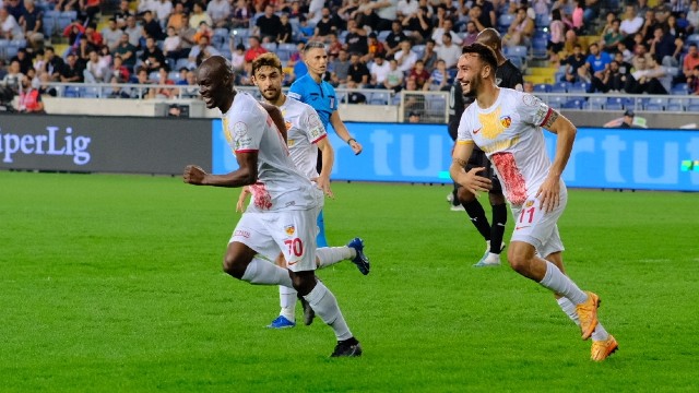 KAYSERİSPOR,UZATMALARDA ATTIĞI GOLLERLE TUR ATLADI