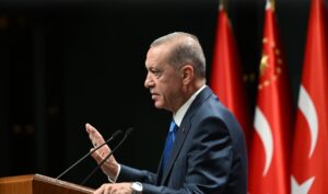 “BİR BUÇUK ASIRDIR HAYALİNİ KURDUĞUMUZ DİLDE, FİKİRDE, İŞTE BİRLİK İDEALİNE ADIM ADIM YAKLAŞIYORUZ”