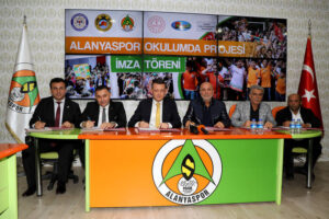 ALANYASPOR, ”ALANYASPORUM OKULUMDA” PROJESİNİ YENİDEN HAYATA GEÇİRDİ