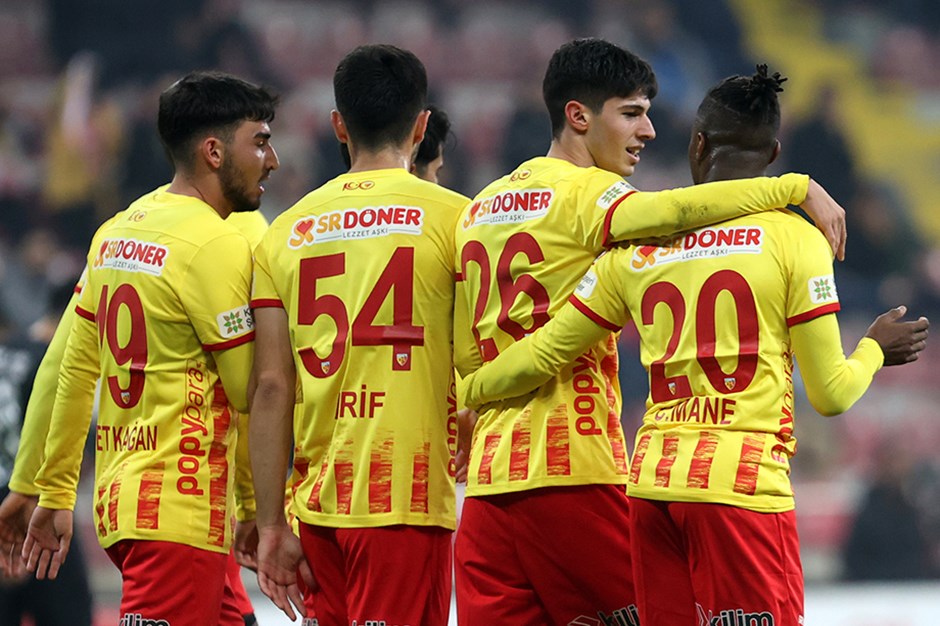 KAYSERİSPOR, 4 GOLLE 5. TURDA