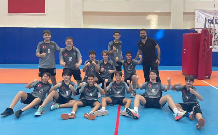 ÖHEP YILDIZ ERKEK VOLEYBOL TAKIMI, FİNAL FOUR’A KALDI