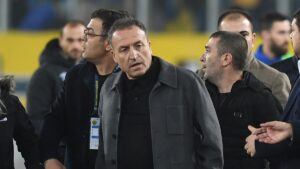 PFDK, FARUK KOCA’YA SÜREKLİ HAK MAHRUMİYETİ CEZASI VERDİ