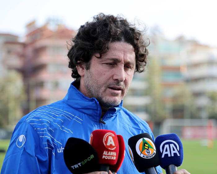 FATİH TEKKE BASIN MENSUPLARININ SORULARINI YANITLADI