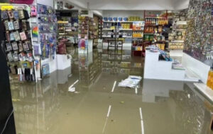 ALANYA’DA ŞİDDETLİ YAĞMUR VE DOLU BELEDİYEYİ VURDU