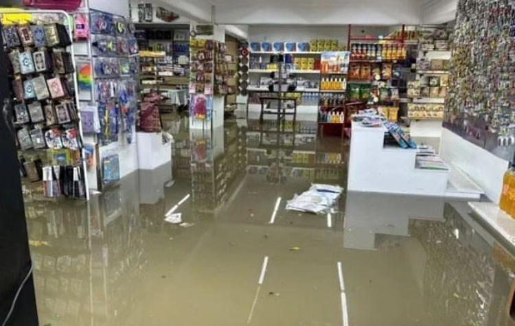 ALANYA’DA ŞİDDETLİ YAĞMUR VE DOLU BELEDİYEYİ VURDU