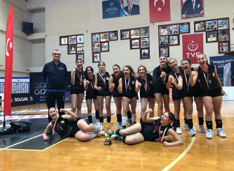 HASAN ÇOLAK GENÇ KIZ VOLEYBOL A TAKIMI, ALANYA ŞAMPİYONU OLDU!