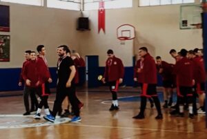 ALANYA ANADOLU YILDIZLARI SPOR KULÜBÜ ALANYA DERBİSİNİ TARİHİ FARKLA KAZANDI