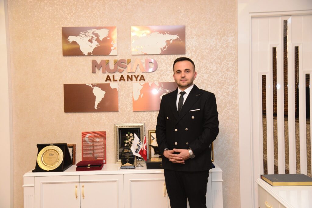 GENÇ MÜSİAD’TAN BAYRAK DEĞİŞİMİ