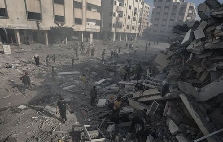 KATİL NETANYAHU’NUN SÜRÜSÜ MÜLTECİ KAMPINI VURDU