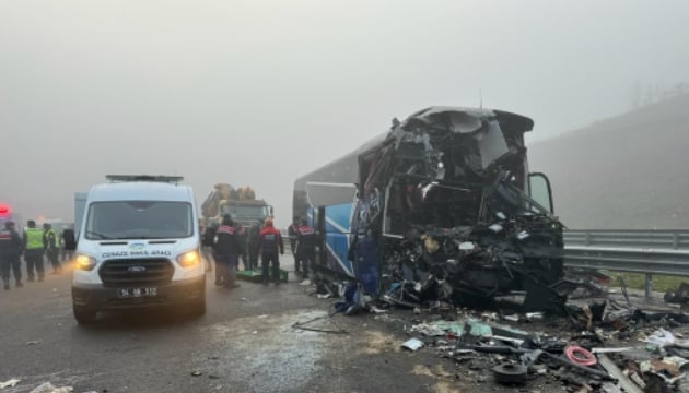 SAKARYA’DA FECİ KAZA 10 ÖLÜ 59 YARALI