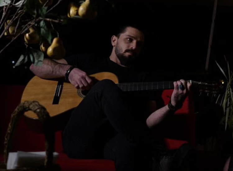 MUHAMMED TEYRAN BESTELERİYLE BİRÇOK KİTLEYE HİTAP EDİYOR