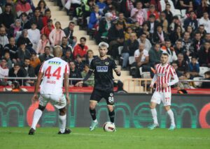 AKDENİZ DERBİSİNDE KAZANAN ÇIKMADI