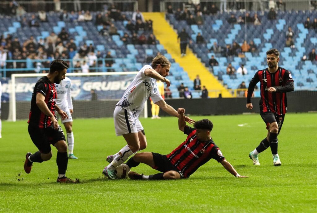 ERZİNCANSPOR’A MAĞLUP OLAN ADANA DEMİRSPOR KUPAYA VEDA ETTİ