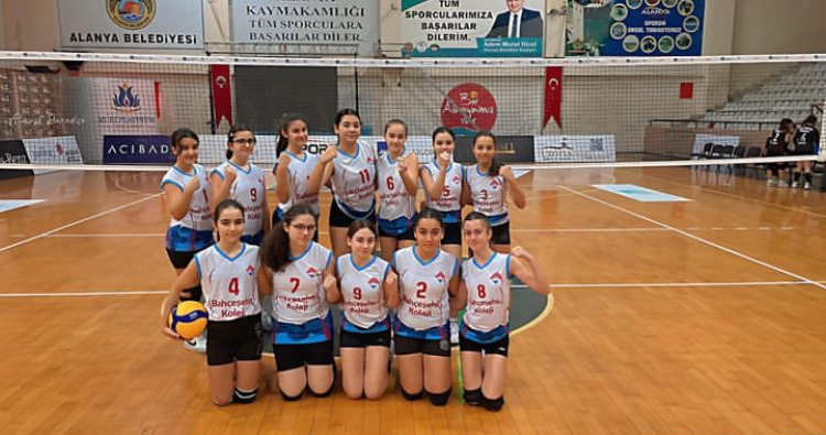 BAHÇEŞEHİR’İN YILDIZ KIZLARI, NAMAĞLUP LİDER OLARAK ÇEYREK FİNALDE