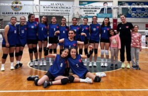 ARZU HOCANIN MİDİ TAKIMI 4’DE 4 YAPTI