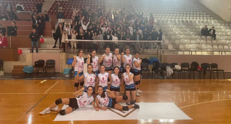 BAHÇEŞEHİR YILDIZ KIZ VOLEYBOL TAKIMI FİNALDE!