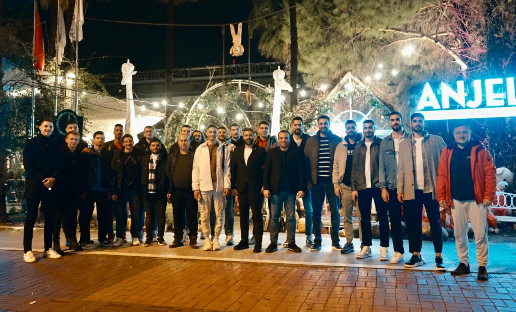 EFELERE MORAL YEMEĞİ