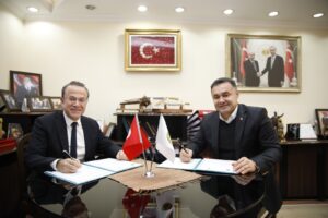 ALANYA ÜNİVERSİTESİ’NDEN İMZA ÜSTÜNE İMZA