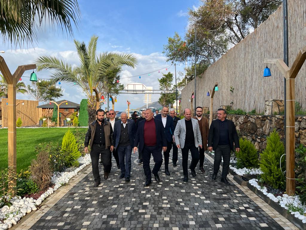 ŞAHİN’DEN MUHTEŞEM DEMİRTAŞ ÇIKARTMASI 